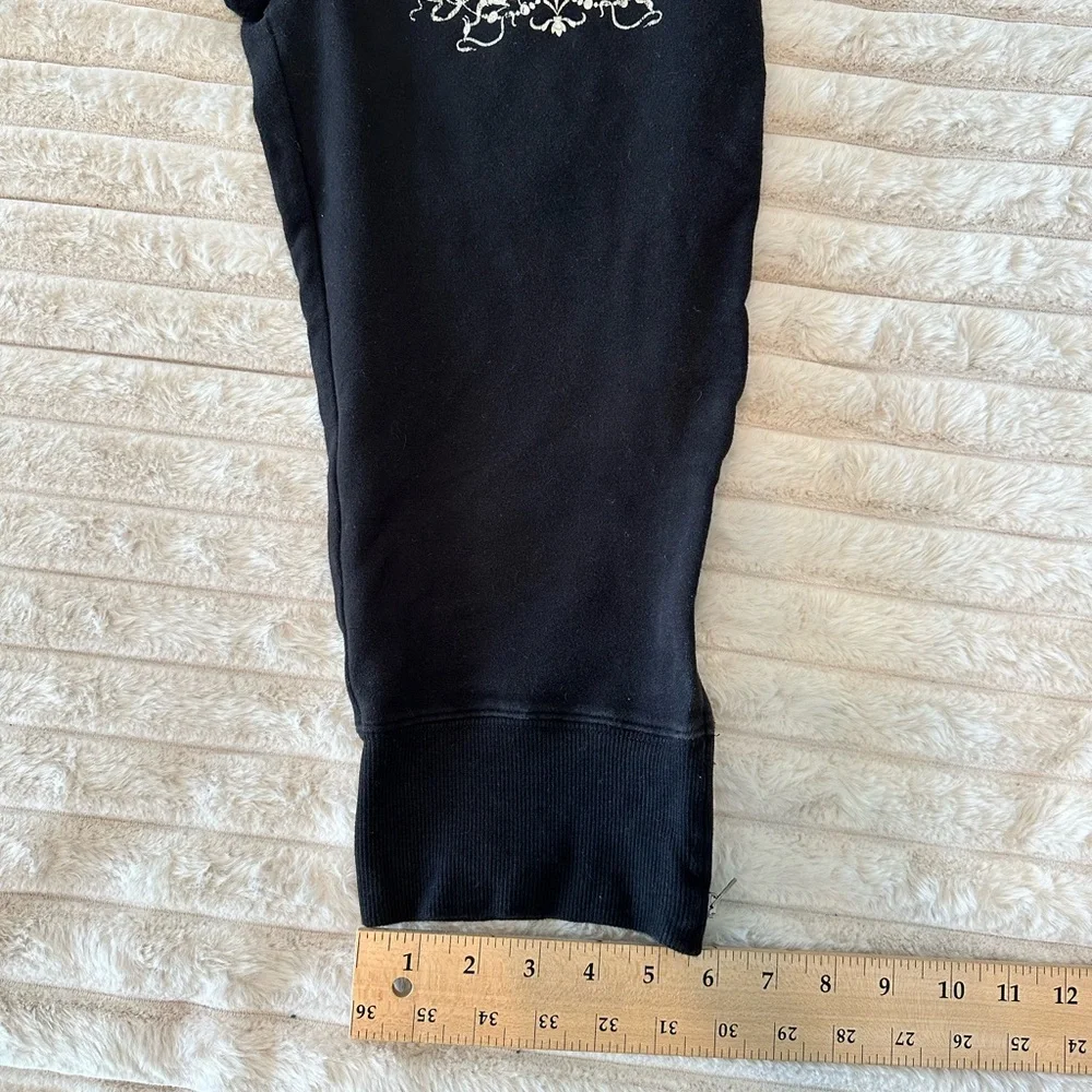 Y2K VTG Bebe Capri Sweatpants - Picture 6 of 10